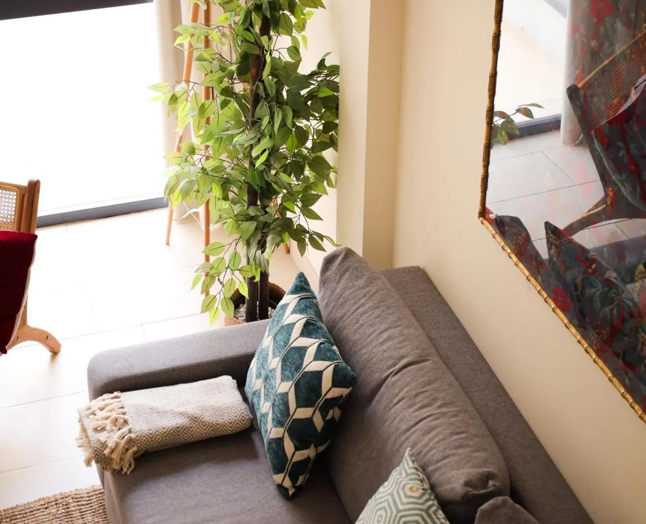 Guzman El Bueno Suites Seville Apartment