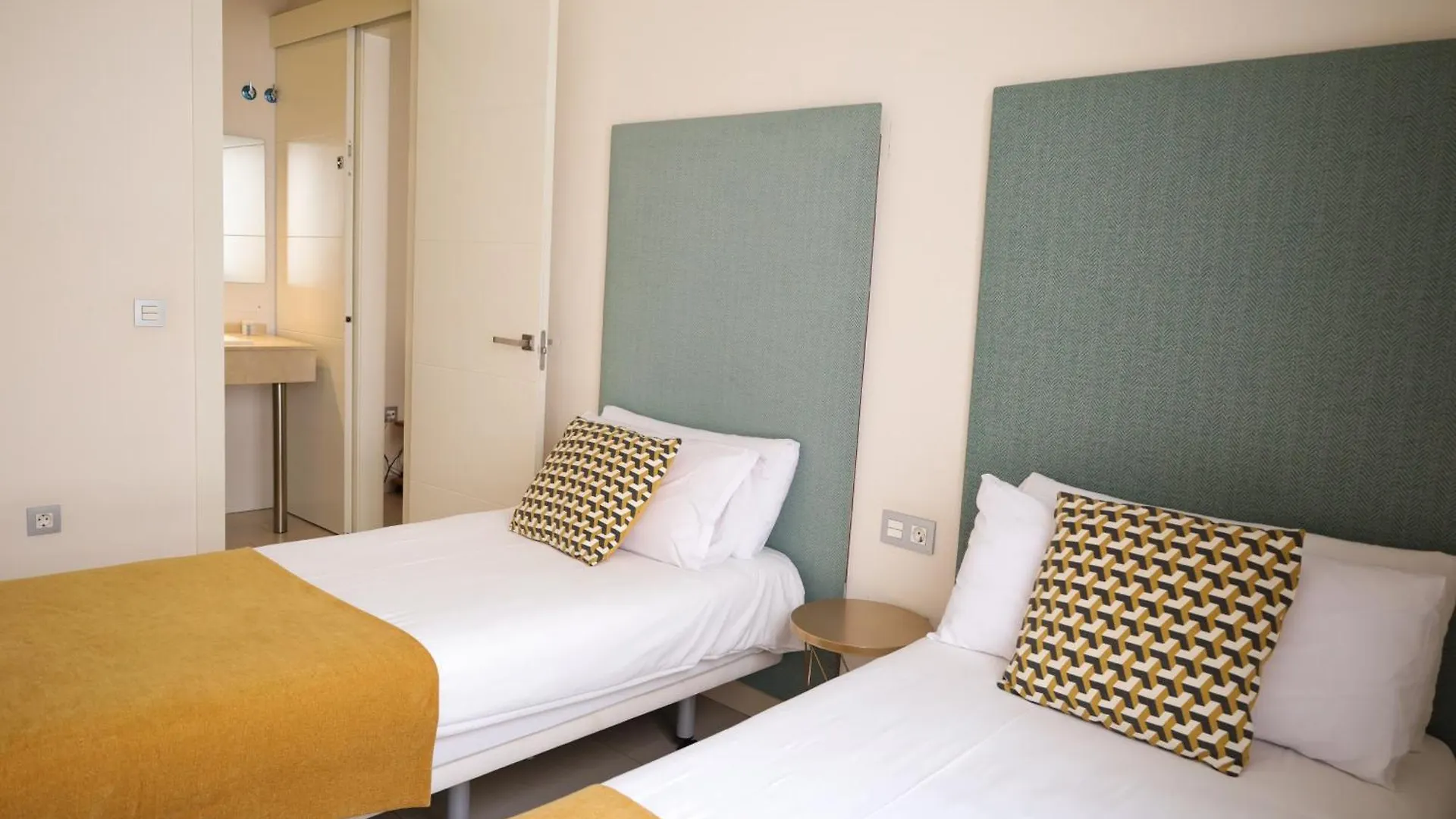 Guzman El Bueno Suites Seville Apartment
