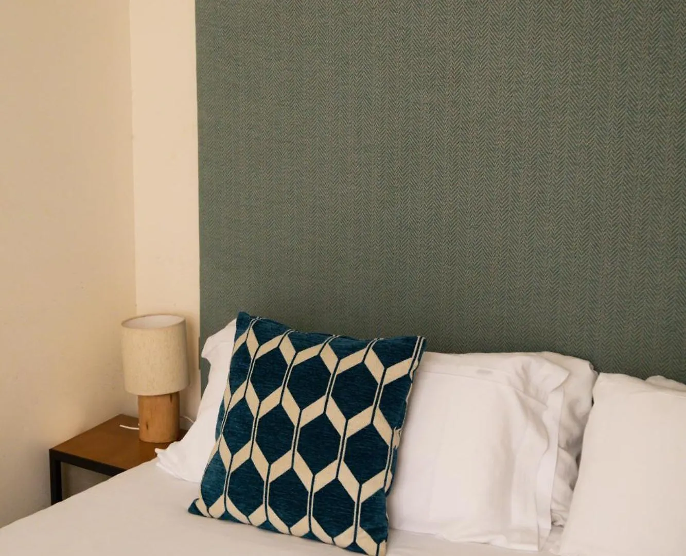 Guzman El Bueno Suites Seville Apartment